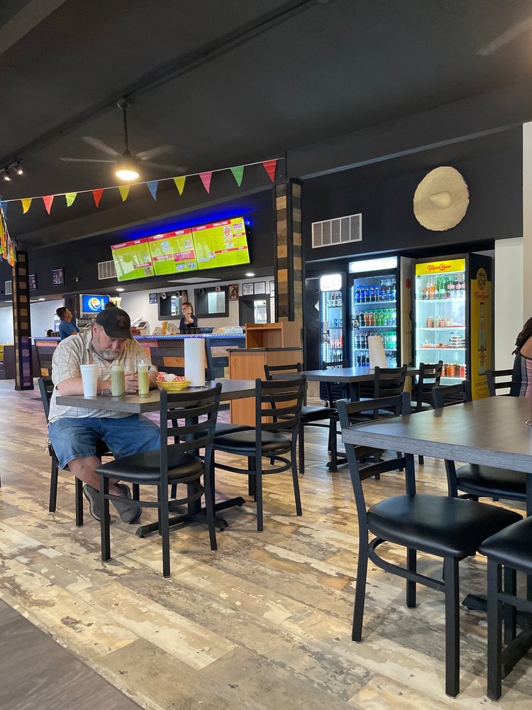 Gilbertos Taco Shop 2