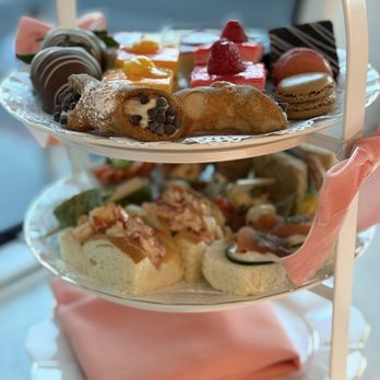 Cafe on the Strip - Savory and Sweet - Bus Tours Near Me - Las Vegas, Nevada Cafe on the Strip - Savory and Sweet - Bus Tours Near Me - Las Vegas, Nevada