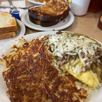 Henry's Cafe - Henrys Signature Chile Verde Omelette - Breakfast & Brunch Near Me - Tehachapi, California