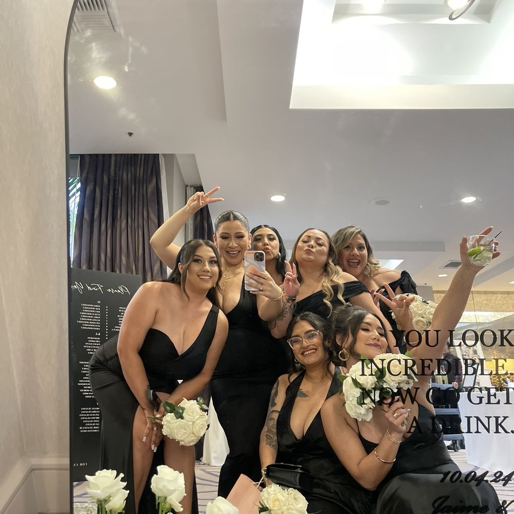 Dee Lee Designs - Bridesmaids - Wedding Planning Near Me Dee Lee Designs - Bridesmaids - Wedding Planning Near Me