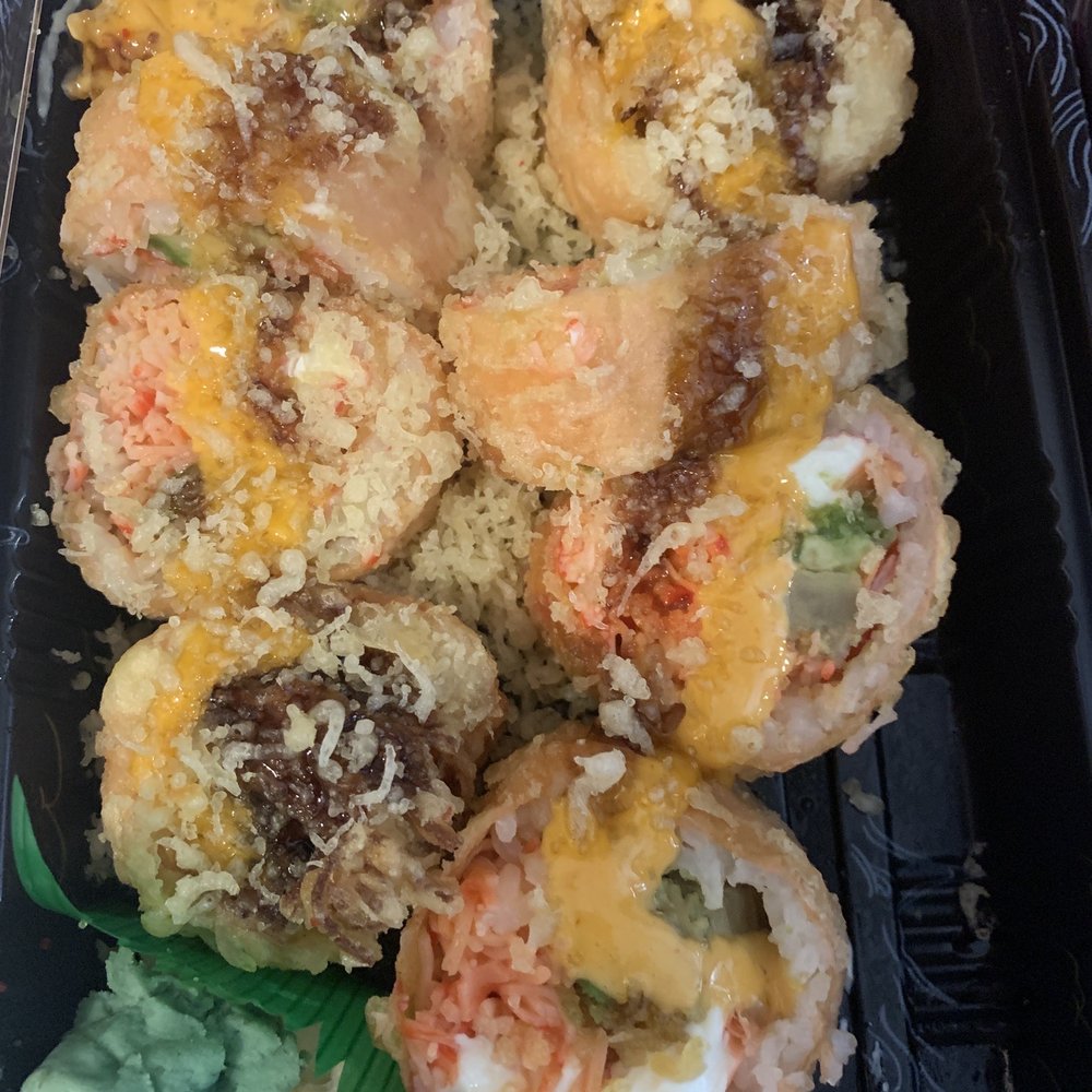 Hyde Out - The best friend roll is delicious! - Sushi Bars Near Me - Akron, Ohio