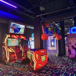 GLO Mini Golf