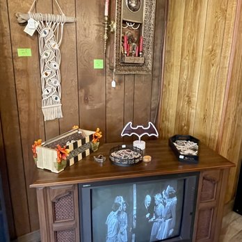 Butcher Cabin Books - Bookstores Near Me - Louisville, Kentucky