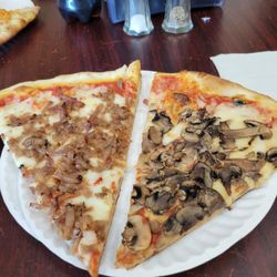 Dominick's Pizza Shop - Mushroom and sausage slice. Very good