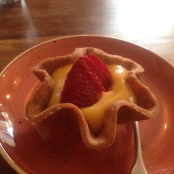 La Esquina - Lemon and strawberry tart - Mediterranean Near Me - Barcelona, B