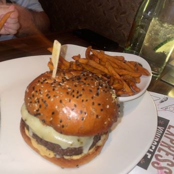 Yard House - Pepper jack burger - New American Near Me - Las Vegas, Nevada Yard House - Pepper jack burger - New American Near Me - Las Vegas, Nevada