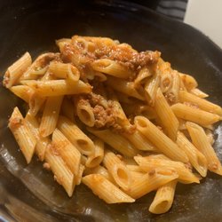 Da Bacco - Alle Vongole Penne pasta with bolognese sauce
