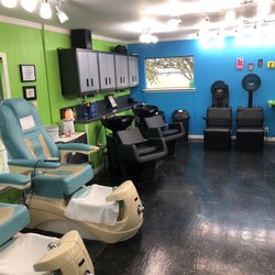 Whole Lotta Stylin Hair Salon