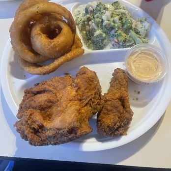 Lowry's Crab Shack - Famous Fried Chicken, onion rings and broccoli slaw. - Seafood Near Me - Hamilton, Virginia