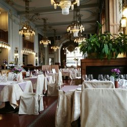 Francouzská restaurace Art Nouveau - Main hall