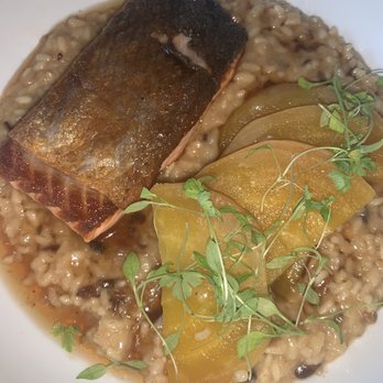 Beach Road - Salmon - Seafood Near Me - Vineyard Haven, Massachusetts