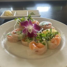 Salmon radish roll