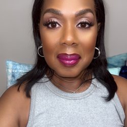 Aris Monyette Beauty - Dare to be different. This look was a whole vibe for her birthday. She requested a pretty bold lip, I surprised her with the color.