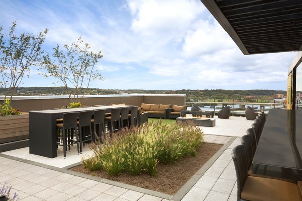 Top of the Yard Rooftop Bar & Bites by null