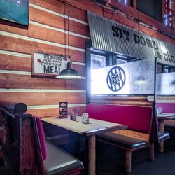 Montana's BBQ & Bar