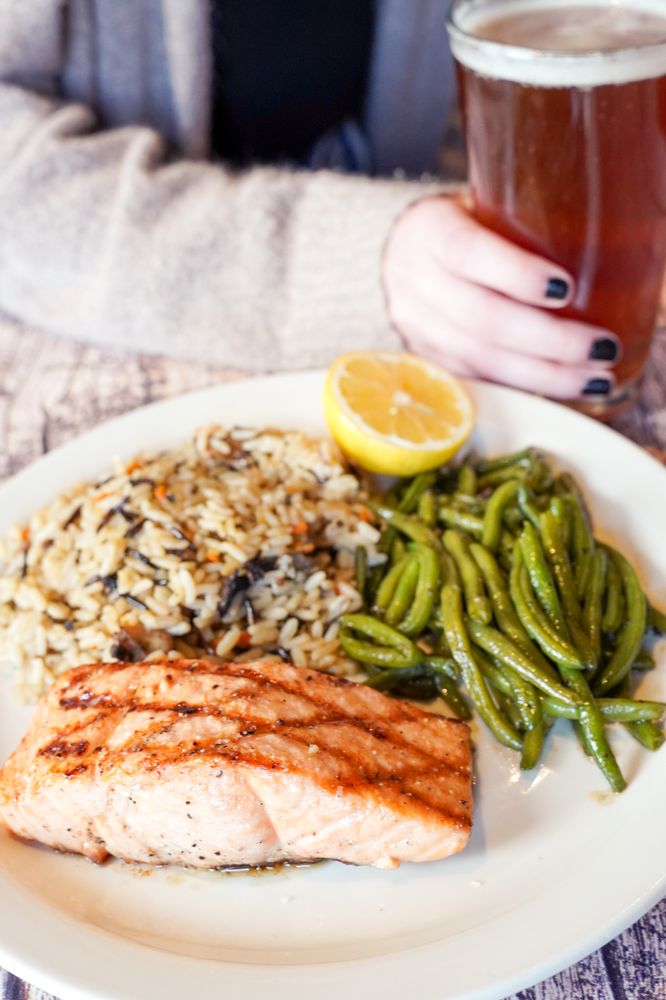 Lazlo's Brewery & Grill