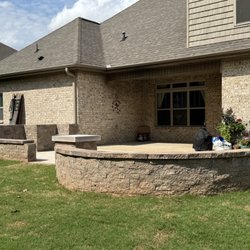 HIS Landscapes - Firepit area with seating wall