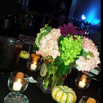 Cristina's Flowers - centerpieces - Florists Near Me - Long Beach, California