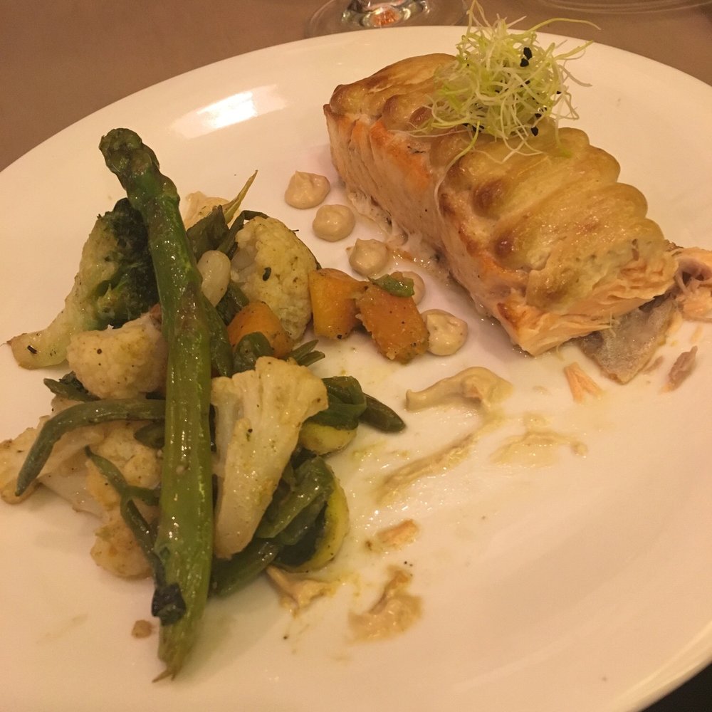 hache - Salmon with vegetables is fantastic! - Mediterranean Near Me - Madrid, M