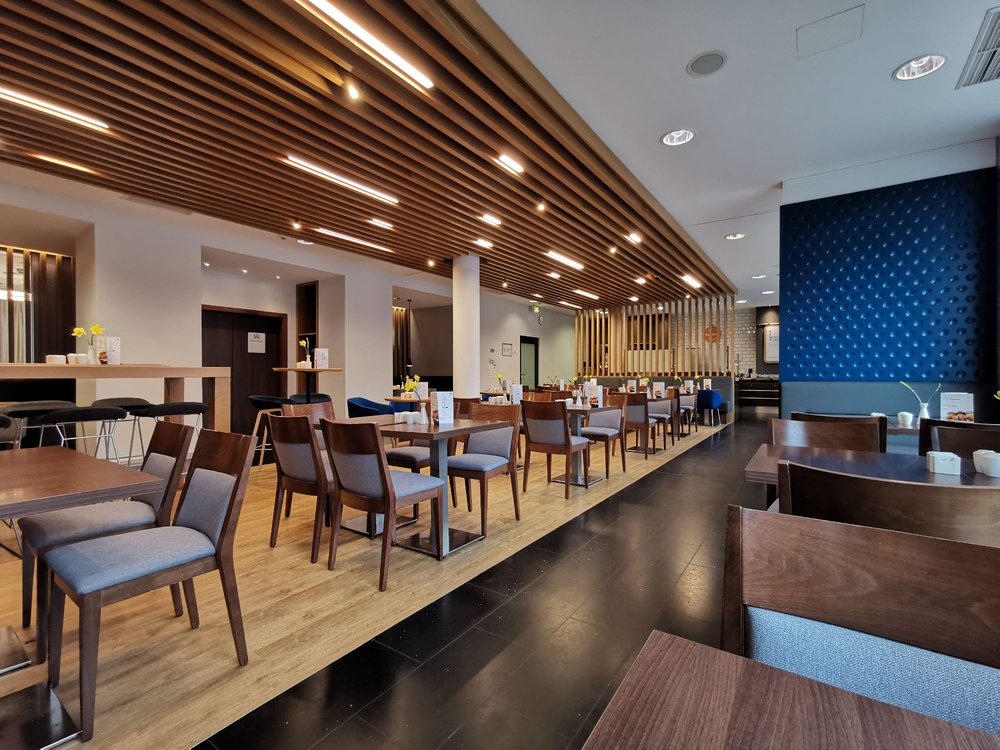 Holiday Inn Express Stuttgart Airport Parken www.yelp.com