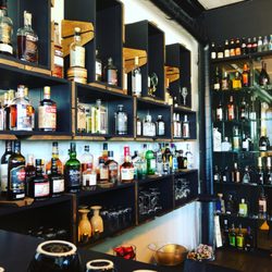Cigar Lounge 33 - BAR
