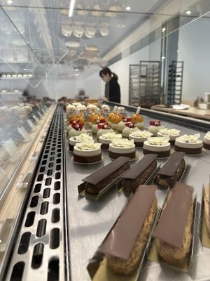 Mori Yoshida by null