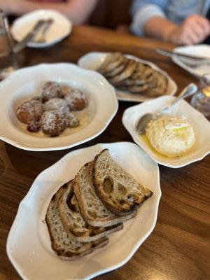 Pepp & Dolores by null