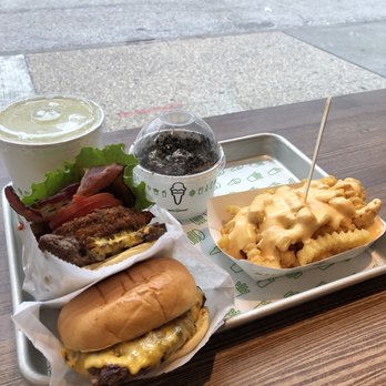 Shake Shack River North - Burgers Near Me - Chicago, Illinois Shake Shack River North - Burgers Near Me - Chicago, Illinois