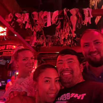 Coyote Ugly - Pubs Near Me - Destin, Florida