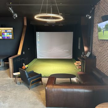 Five Iron Golf - Golf simulator - Golf Near Me - Coral Gables, Florida