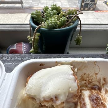 Bernal Basket - I was hungry hahaha , here's a small piece of cinnamon roll heaven - Bakeries Near Me - San Francisco, California