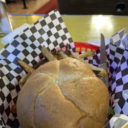 Tom & Jerry's - Cheeseburger and Homemade Fries