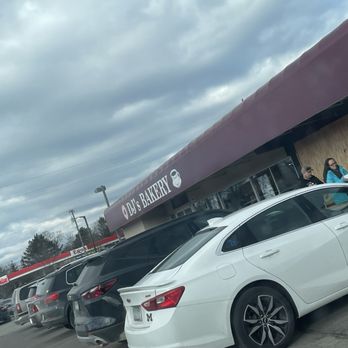 DJ’s Bakery - Outside - Donuts Near Me - Ann Arbor, Michigan
