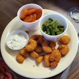 Kids portion of popcorn shrimp with carrots and green beans Kids portion of popcorn shrimp with carrots and green beans