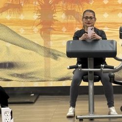 LA Fitness - Lady area