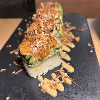 REDWHITE - Studio City - roll - Ramen Near Me - Studio City, California REDWHITE - Studio City - roll - Ramen Near Me - Studio City, California