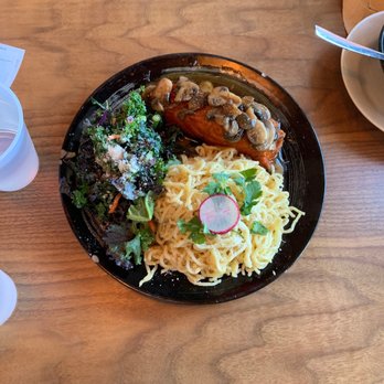 Urban Cup - Atlantic Salmon, Garlic noodle, veggies. - Asian Fusion Near Me - Cypress, California Urban Cup - Atlantic Salmon, Garlic noodle, veggies. - Asian Fusion Near Me - Cypress, California