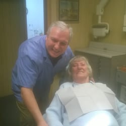 Ross Tom M, DDS - Smiles All Around!