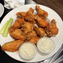 Ebenezer's Bar & Grill - Buffalo chicken wings