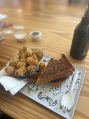 Papi Queso by null