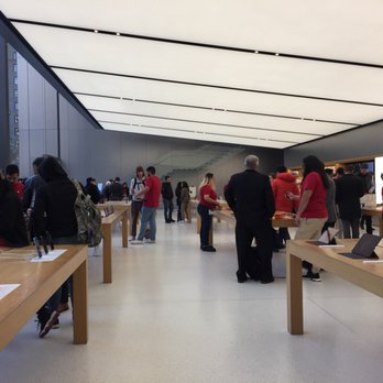 Apple Union Square - Moderately busy...but Ash helped answer mu quick question! Problem solved! - Computers Near Me - San Francisco, California