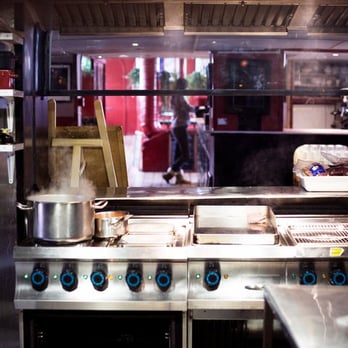 Le Wagon - Batofar - La cuisine - French Near Me - Paris, 75