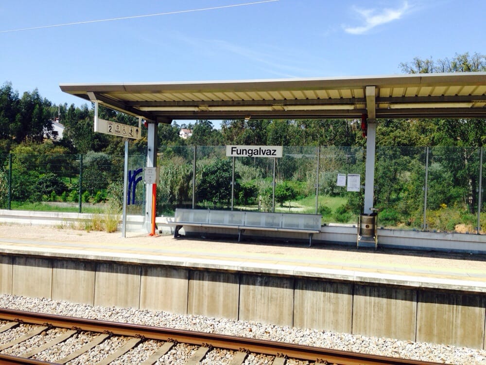 Foto de Apeadeiro de Fungalvaz - Santarém, Portugal. Apeadeiro de Fungalvaz