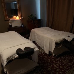SYL Spa - Couples massage room