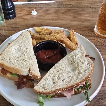High Horse 1898 - Turkey, bacon & avocado sandwich with fries - American Near Me - Marshall, Texas High Horse 1898 - Turkey, bacon & avocado sandwich with fries - American Near Me - Marshall, Texas
