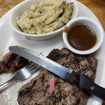 Logan's Roadhouse - "The Logan" 11 oz sirloin with mashed potatoes - Steakhouses Near Me - Sumter, South Carolina
