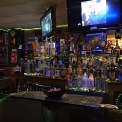 The Levee - Good neighborhood dive