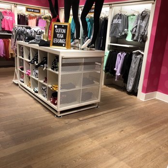 Victoria's Secret & PINK - Lingerie Near Me - Honolulu, Hawaii