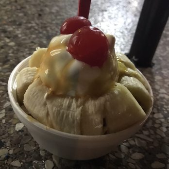 Twistee Treat - Vanilla Sunday with bananas, caramel, and snickers. - Ice Cream & Frozen Yogurt Near Me - Orlando, Florida Twistee Treat - Vanilla Sunday with bananas, caramel, and snickers. - Ice Cream & Frozen Yogurt Near Me - Orlando, Florida