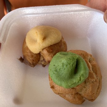 Liliha Bakery - Coco puff (left back), green tea puff (right front) - Bakeries Near Me - Honolulu, Hawaii Liliha Bakery - Coco puff (left back), green tea puff (right front) - Bakeries Near Me - Honolulu, Hawaii